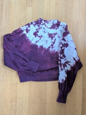 Electric & Rose Purple and White Tie-Dye Cropped Sweatshirt